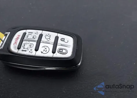 2021 Chrysler Voyager Lxi z USA, uszkodzony, nr VIN 2C4RC1DG3MR516411